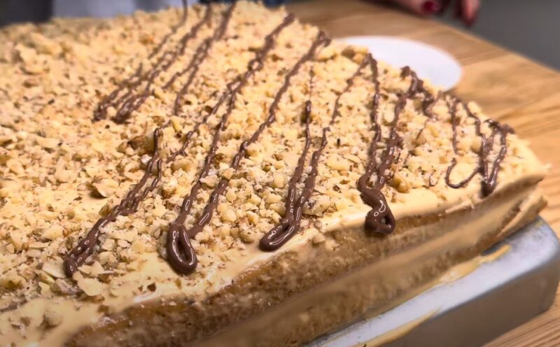 Kuham z rahlim gibom roke. Neprimerna torta: okusen domač recept